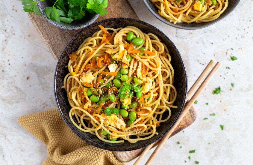 Gebratene Spaghetti im Asia-Style