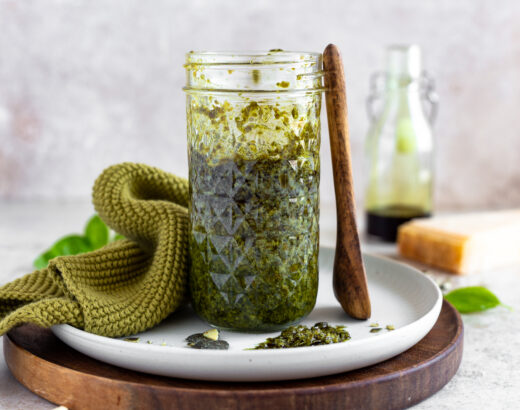 Kürbiskern-Pesto mit Parmesan und Kernöl