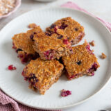 Baked Oatmeal mit Beeren