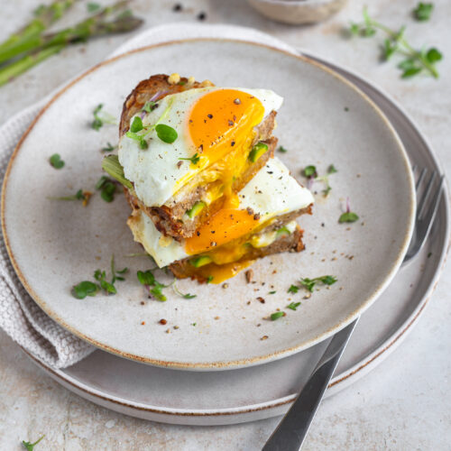 Croque Madame mit Spargel