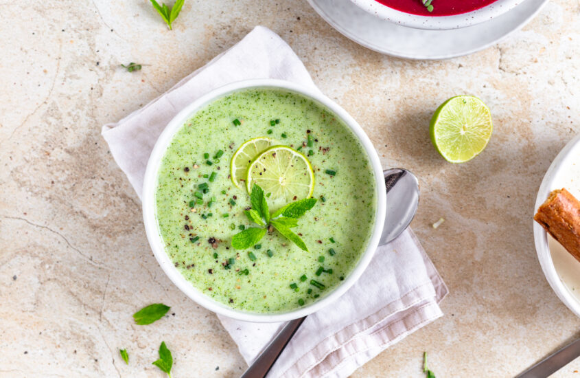 Kalte Zucchini-Minz-Suppe
