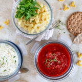 Elch-Nudeln mit schneller Tomatensauce & Rucola