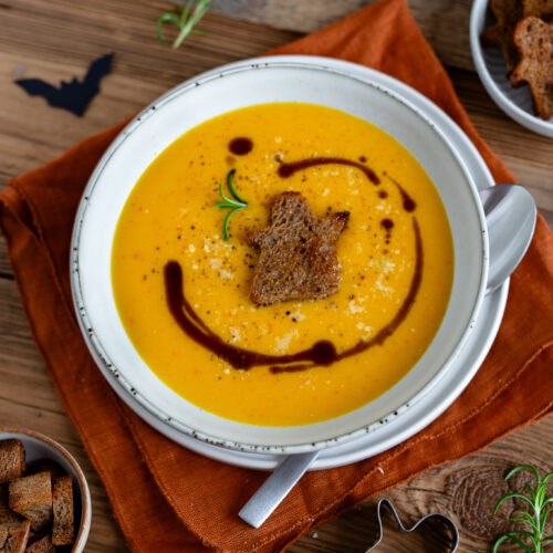 Kürbis-Käsesuppe