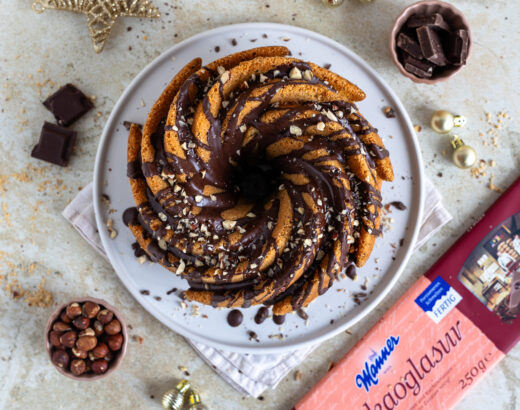 Haselnuss-Zimt-Gugelhupf