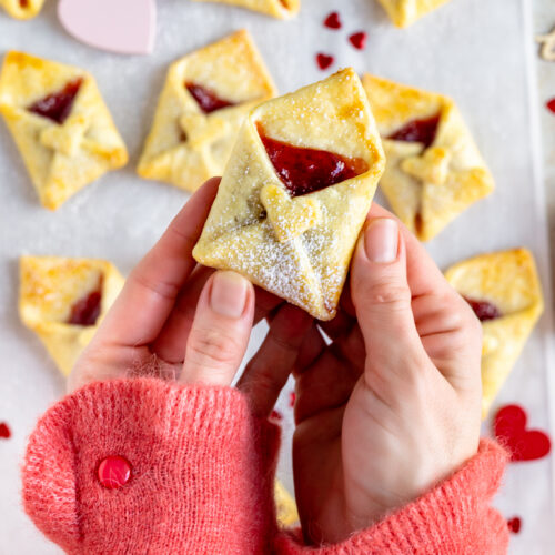 Briefe aus Mürbeteig mit Marmelade & Herzchen