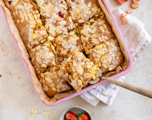 Erdbeer Rhabarber Rührkuchen